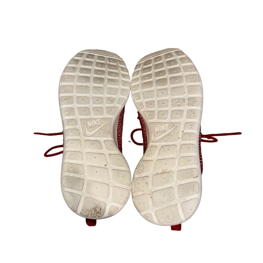 Nike Roshe One Winter Sneaker Red and White Size 5